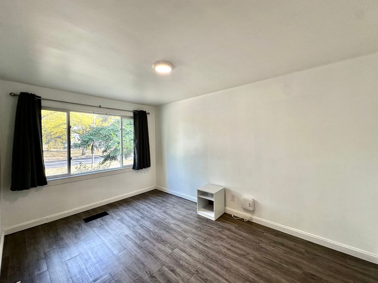 11134 116 Street - Photo 5 of 9