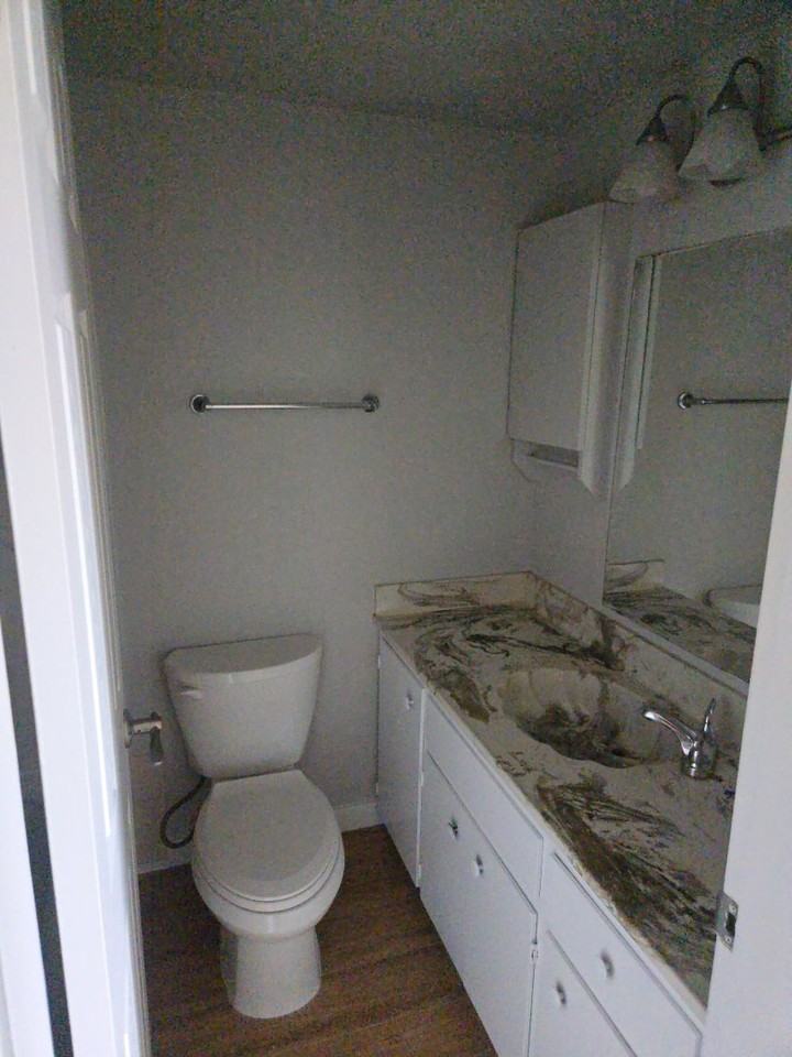 11936 81 St - Photo 4 of 8