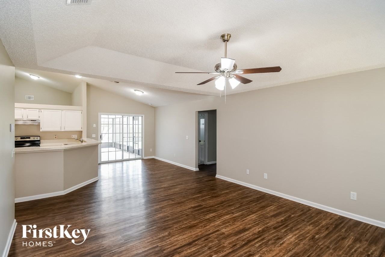 4630 Pebble Brook Dr - Photo 4 of 15