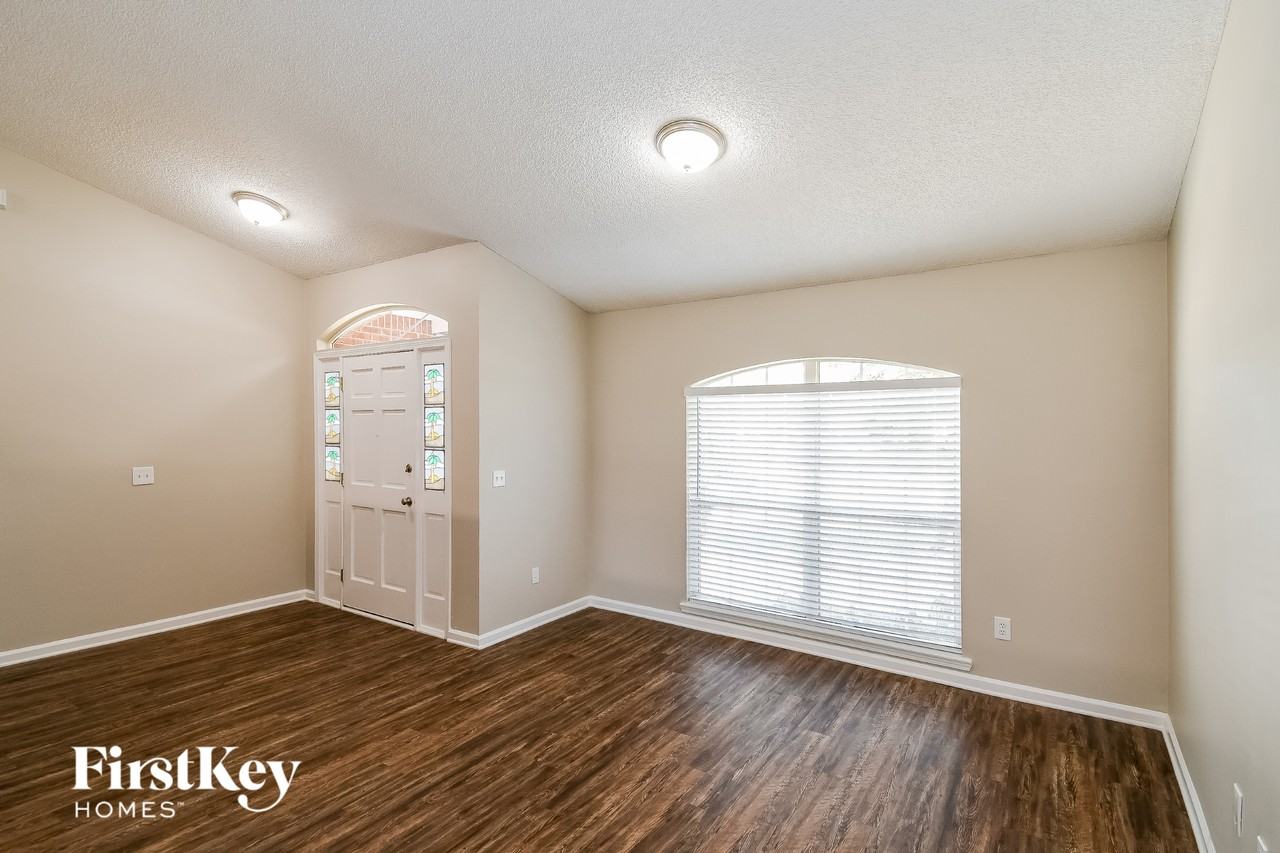 4630 Pebble Brook Dr - Photo 5 of 15