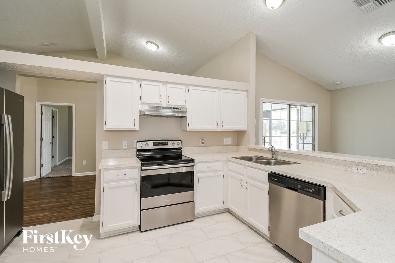 4630 Pebble Brook Dr - Photo 6 of 15