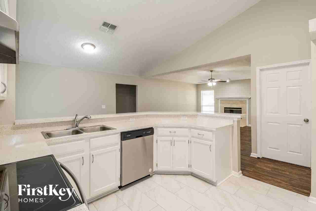 4630 Pebble Brook Dr - Photo 7 of 15