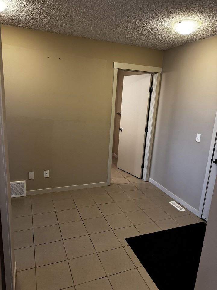 181 Santana Crescent, Fort Saskatchewan, Alberta, Canada, T8L 0T4 - Photo 4 of 20