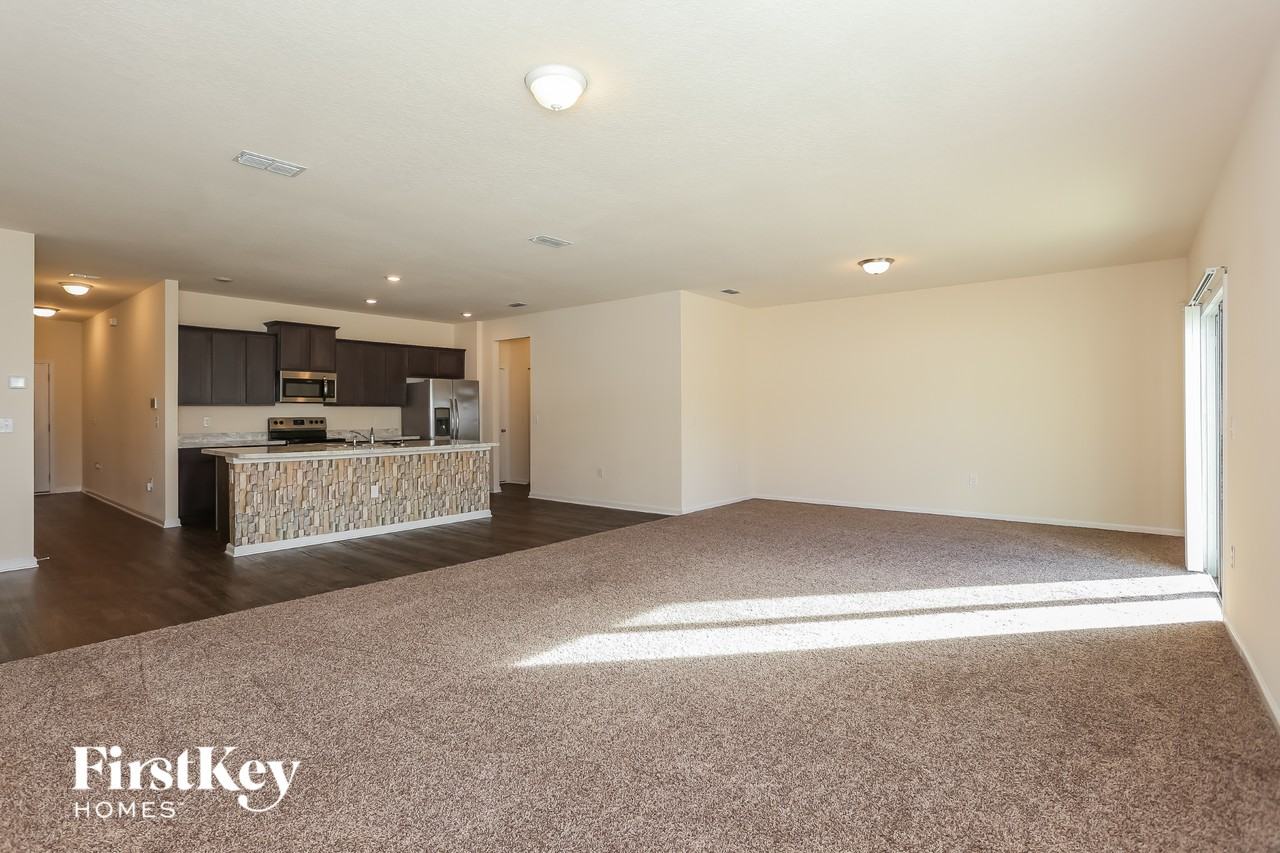 8315 Cape Fox Dr - Photo 4 of 15