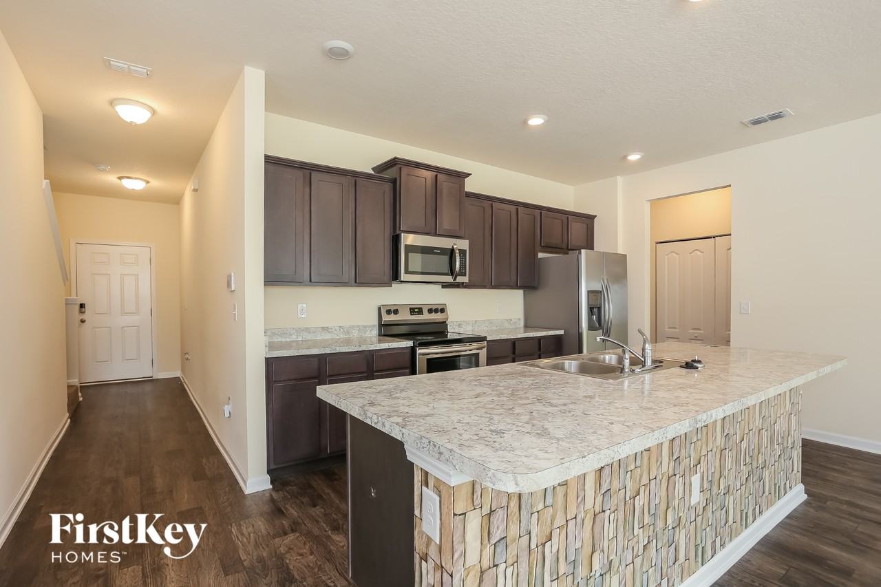 8315 Cape Fox Dr - Photo 5 of 15