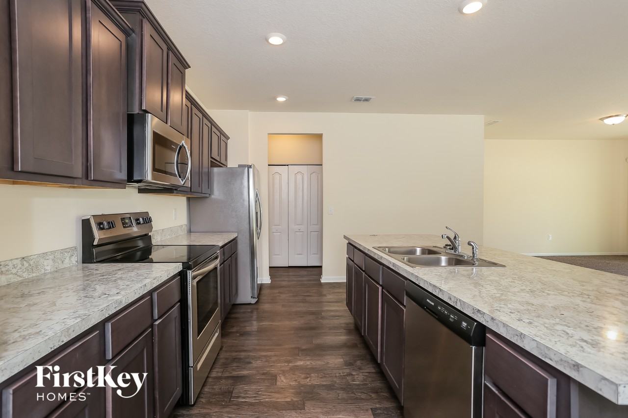 8315 Cape Fox Dr - Photo 6 of 15