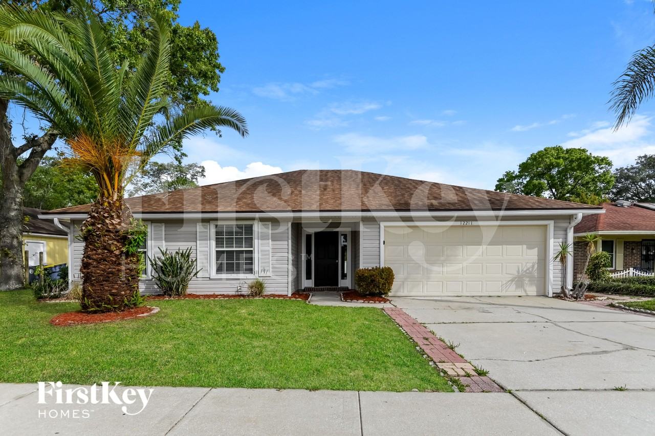 12211 Rochford Ln - Photo 2 of 15