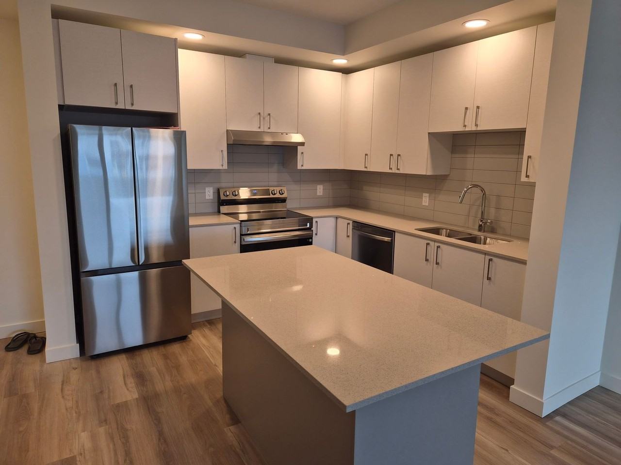 315 - 1057 Frost Road - Photo 5 of 20