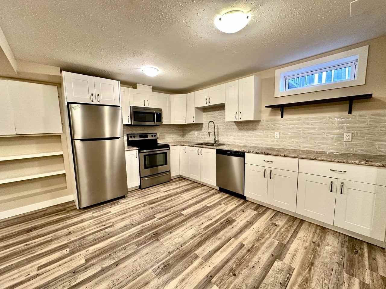 8504 152 A Avenue Lower - Photo 3 of 9