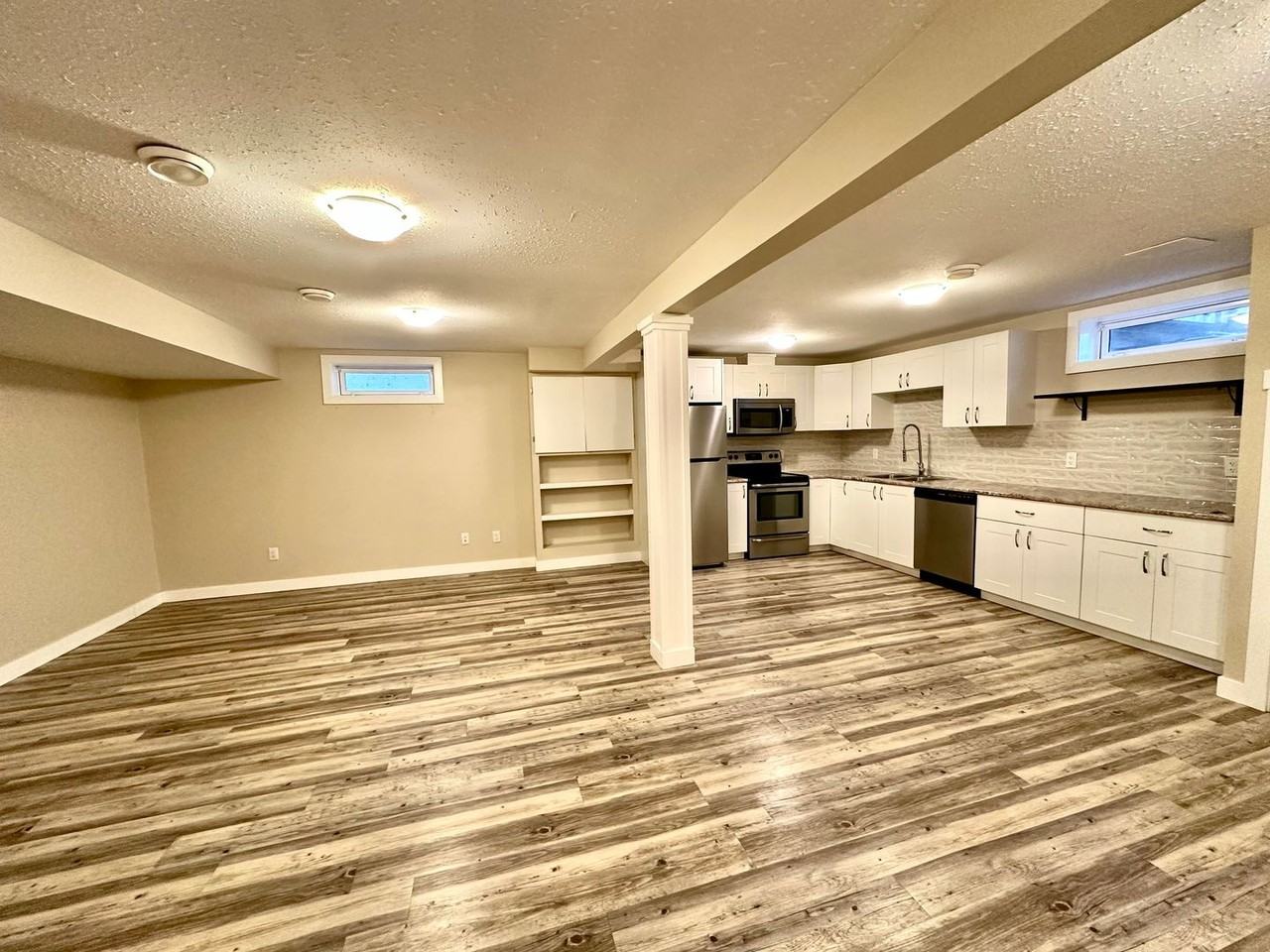 8504 152 A Avenue Lower - Photo 4 of 9