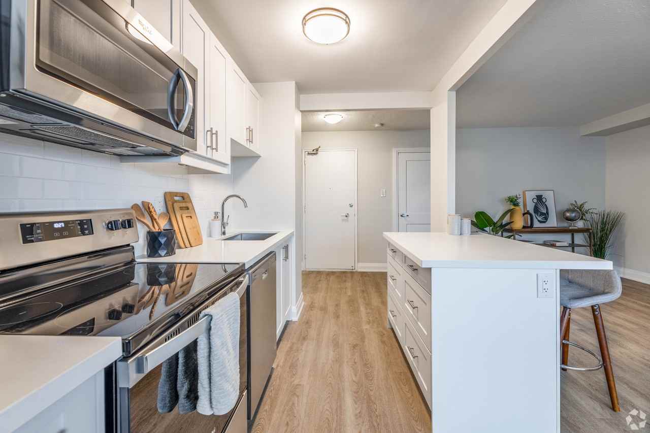 71 Parkwoods Village Drive - Photo 5 of 12