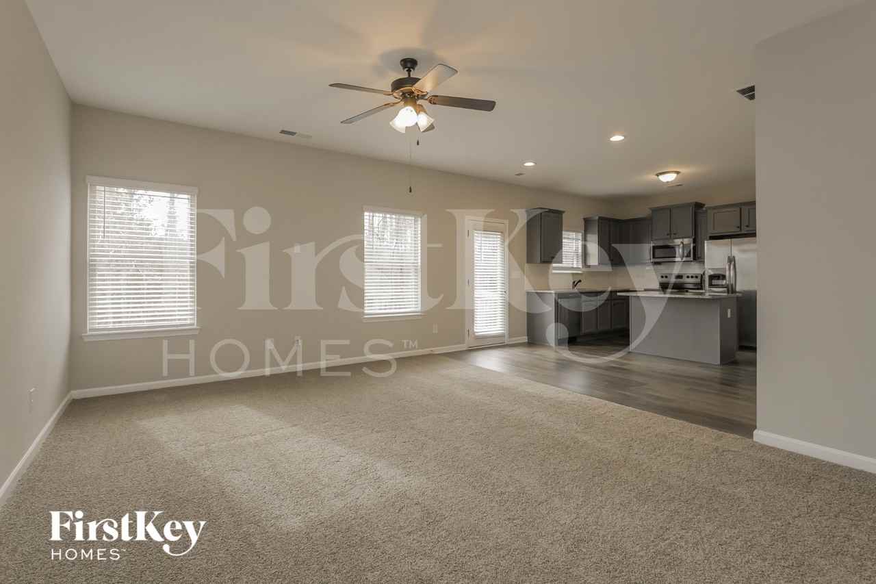 10927 Buckland Ct - Photo 5 of 15