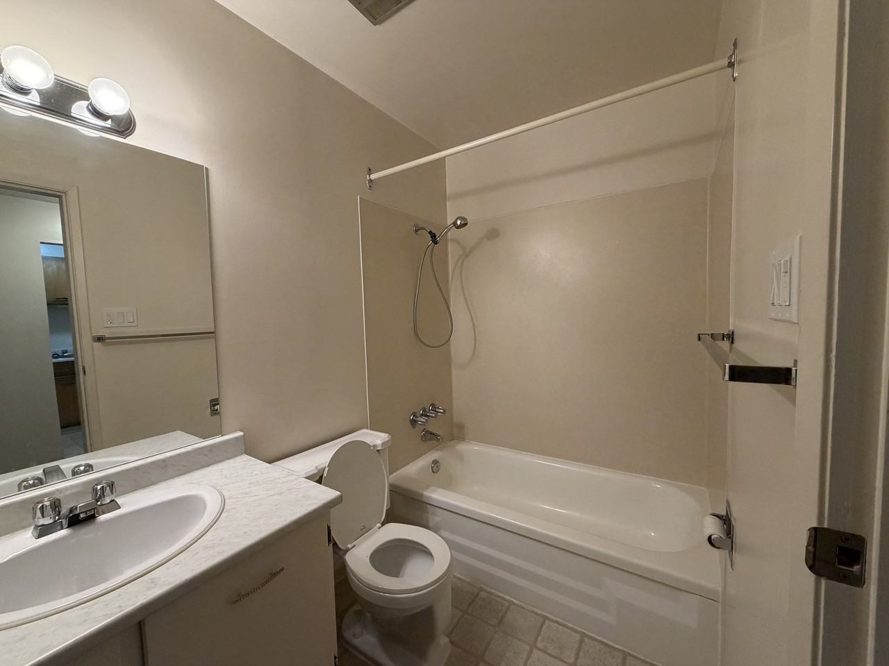 615 Colborne - Photo 7 of 7