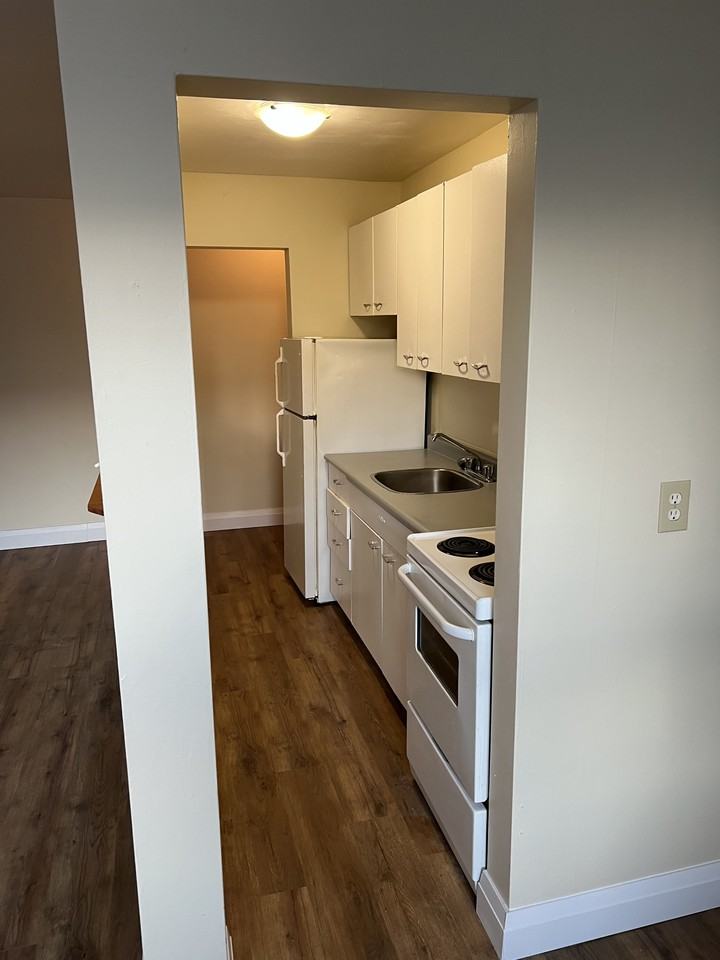 365 Melvin Avenue - Photo 7 of 11