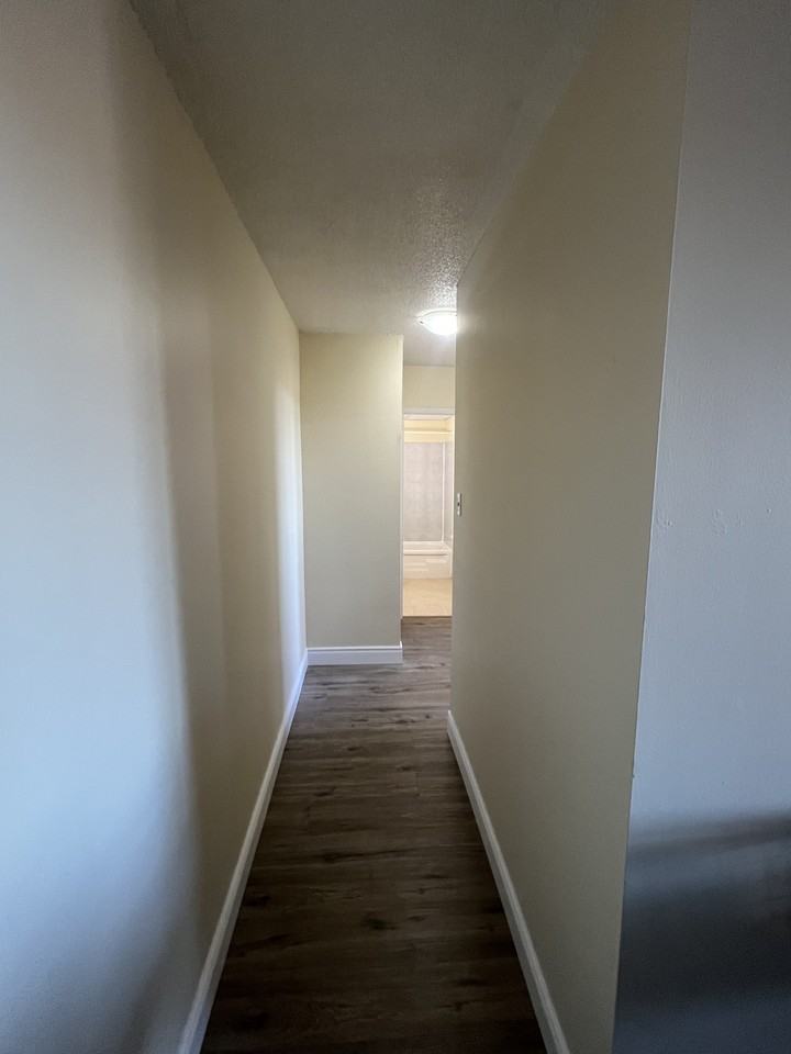 2685 King Street East - Photo 7 of 14