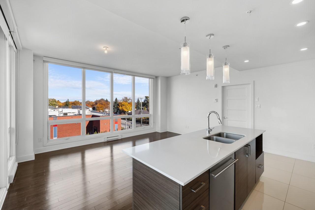 775 Av. Plymouth, apt. 306 - Photo 2 of 16