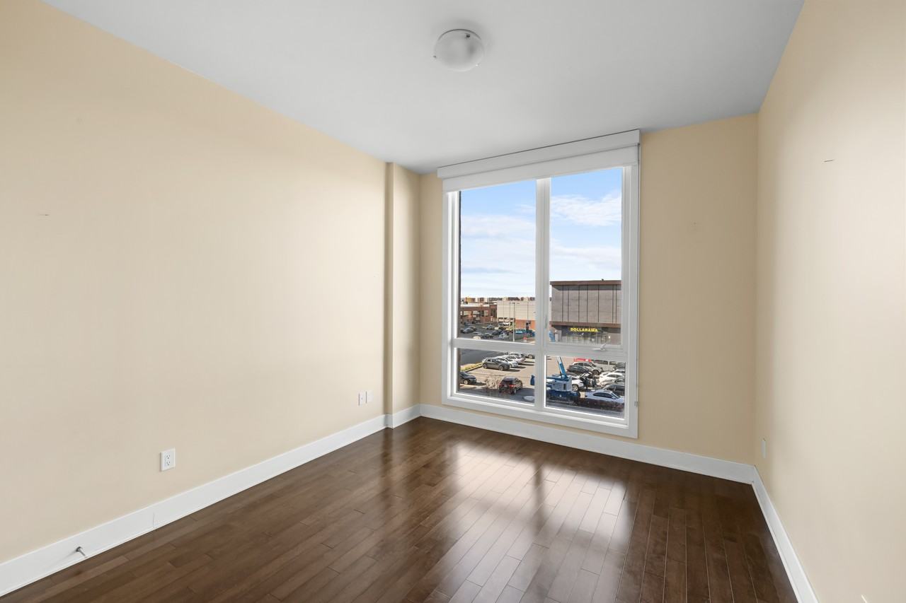 775 Av. Plymouth, apt. 306 - Photo 5 of 16