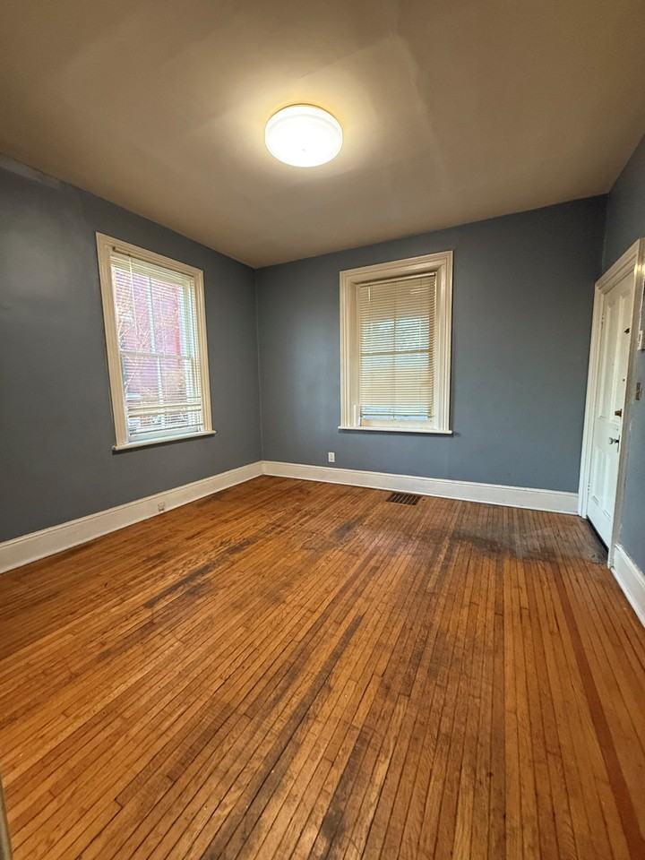 B-75 Edinburgh Road Guelph - Photo 4 of 6