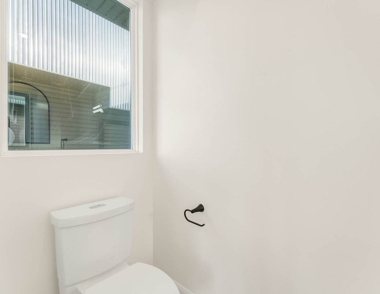 130 Carillon Street - Photo 4 of 33