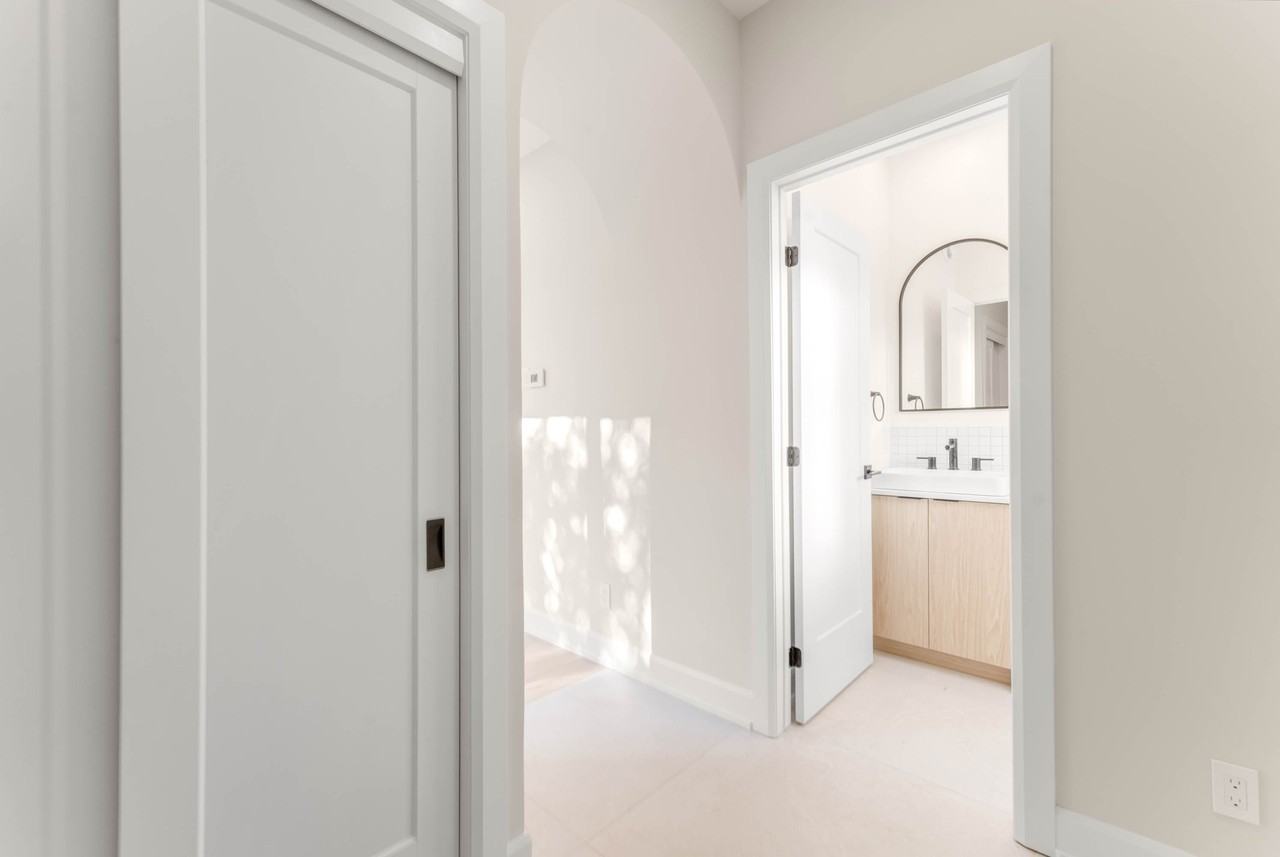 132 Carillon Street - Photo 3 of 24