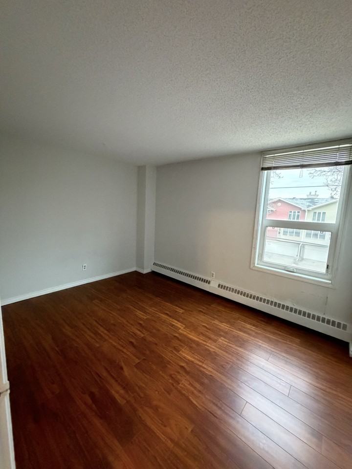 10175 114 ST # 310 - Photo 7 of 13