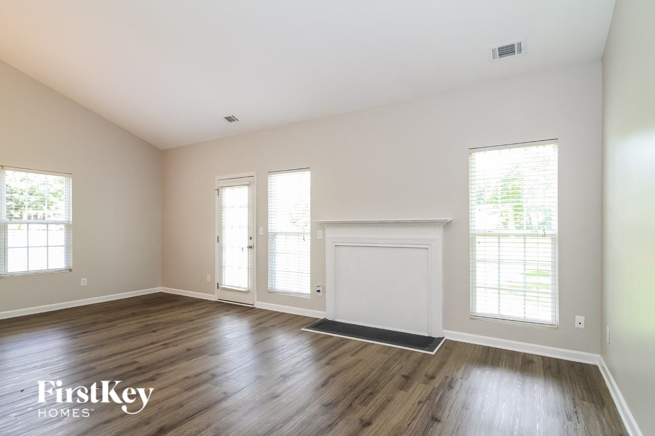 365 Silver Creek Trl - Photo 4 of 15