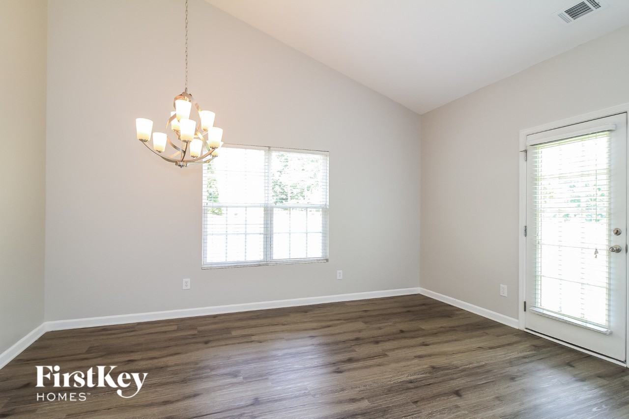 365 Silver Creek Trl - Photo 5 of 15