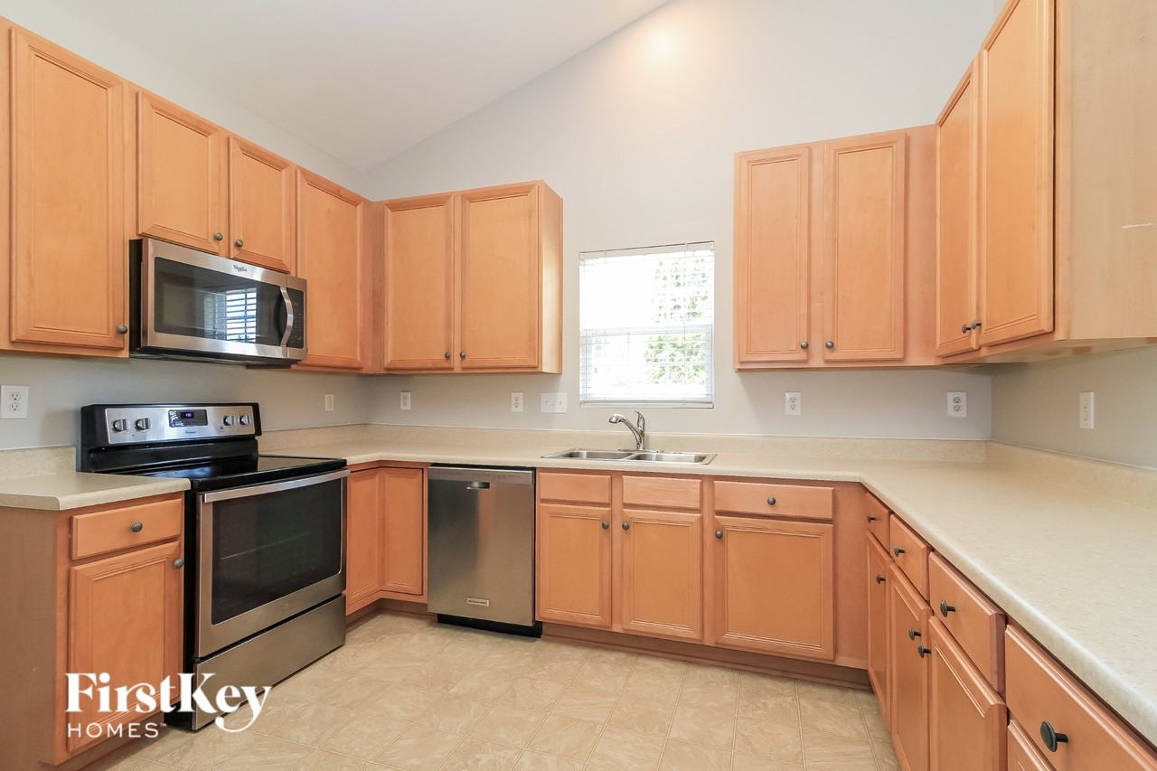 365 Silver Creek Trl - Photo 6 of 15