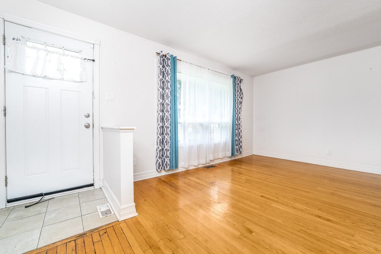 845 Trojan Avenue - Photo 2 of 18