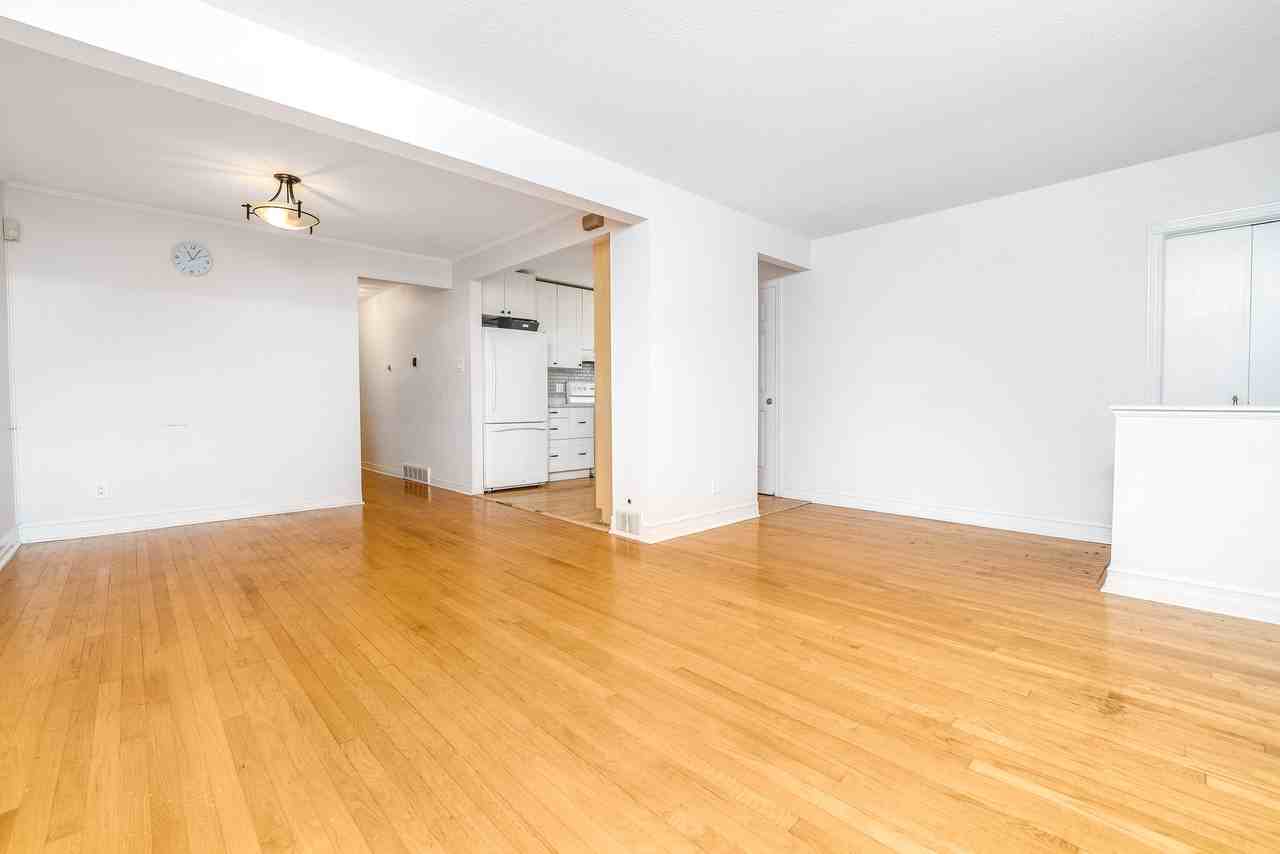 845 Trojan Avenue - Photo 4 of 18