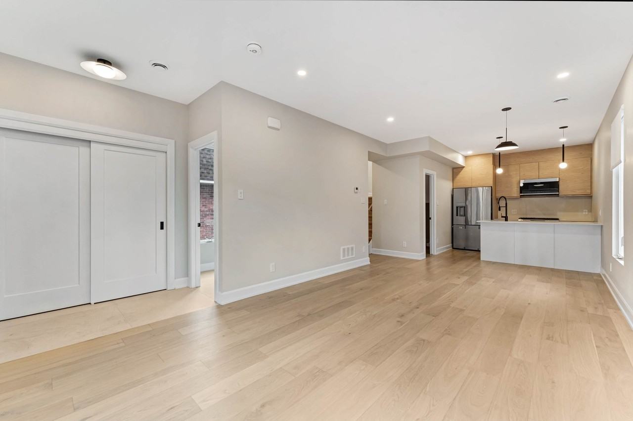 292 Duncairn Avenue - Photo 4 of 18