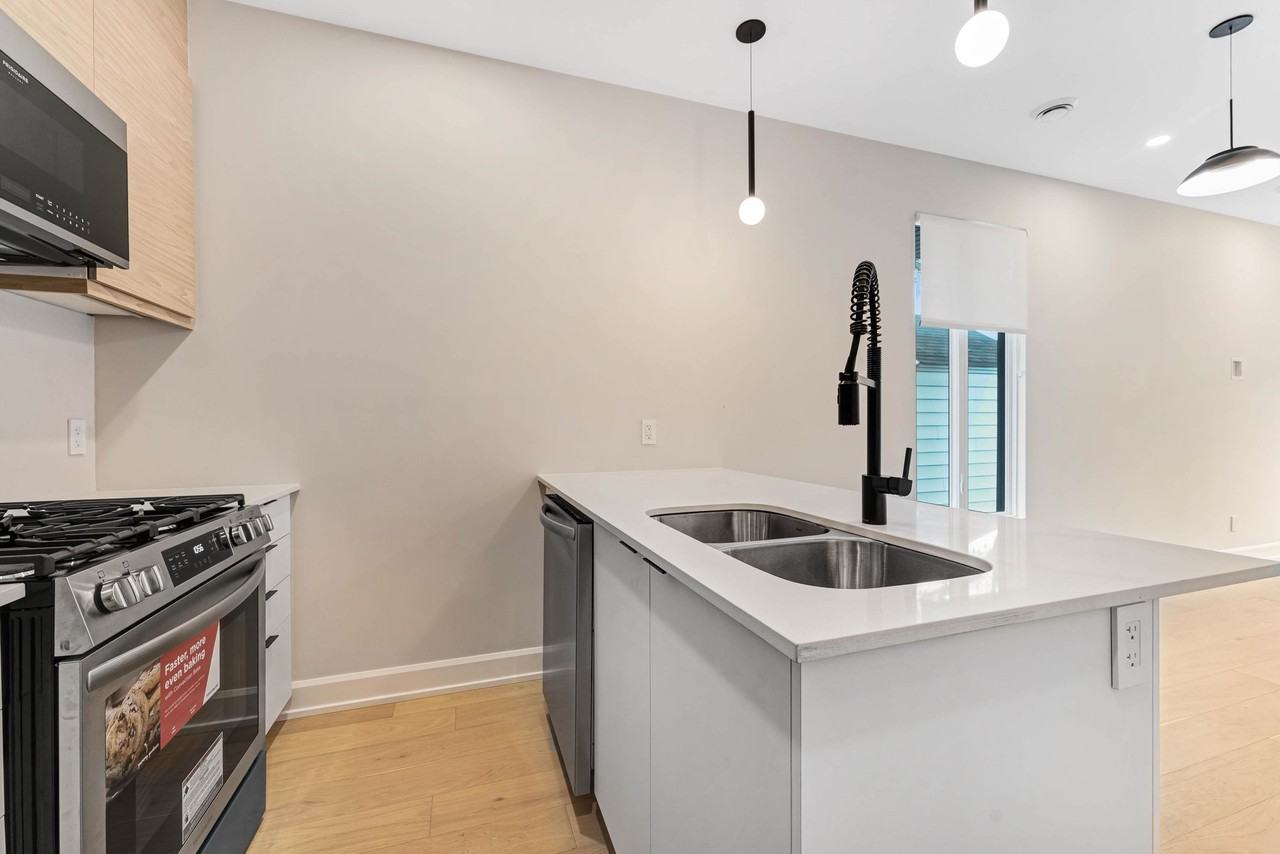 292 Duncairn Avenue - Photo 7 of 18