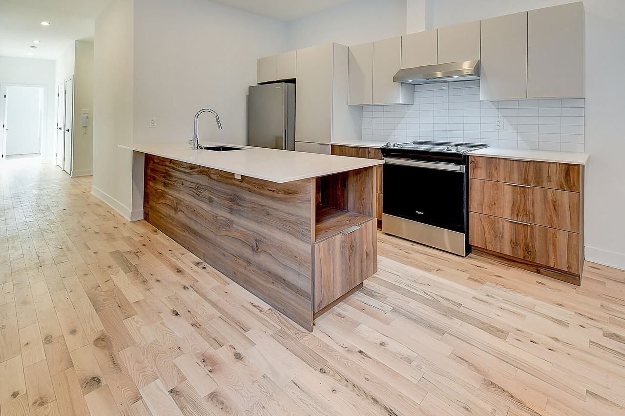 4791 Rue Ste-Catherine E. - Photo 2 of 14