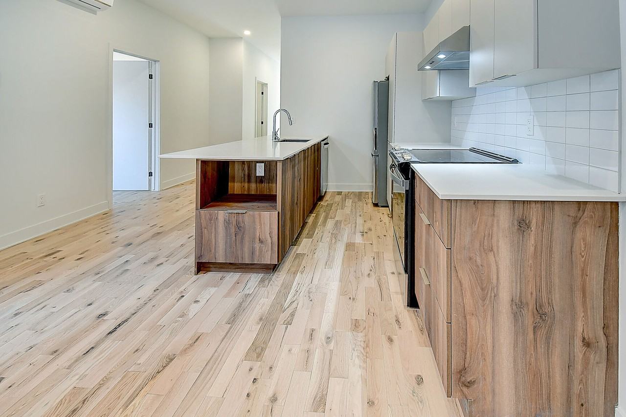 4791 Rue Ste-Catherine E. - Photo 3 of 14