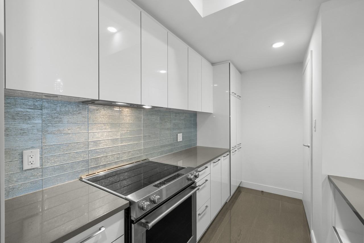 3641 Av. Jean-Béraud, app. 506 - Photo 2 of 18