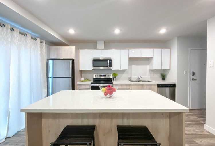 880 Broadway Avenue! - Photo 3 of 14