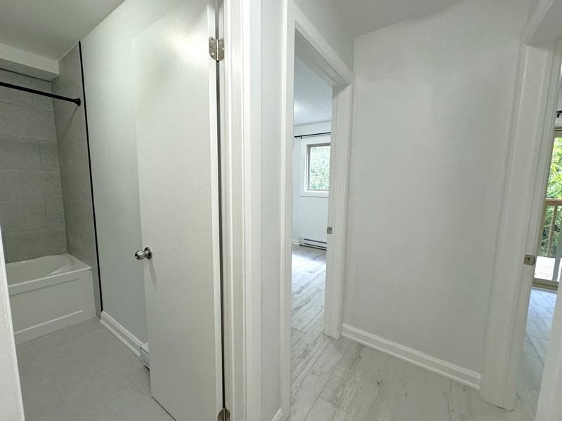 8-20 Evergreen Crt. - Photo 4 of 33