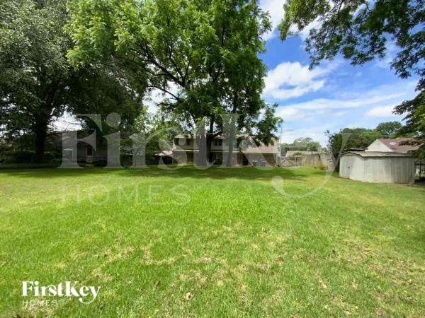 5749 North St - Photo 3 of 12