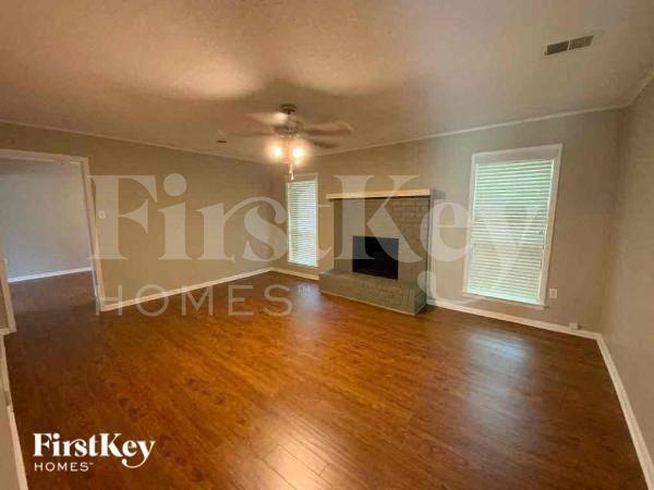 5749 North St - Photo 6 of 12