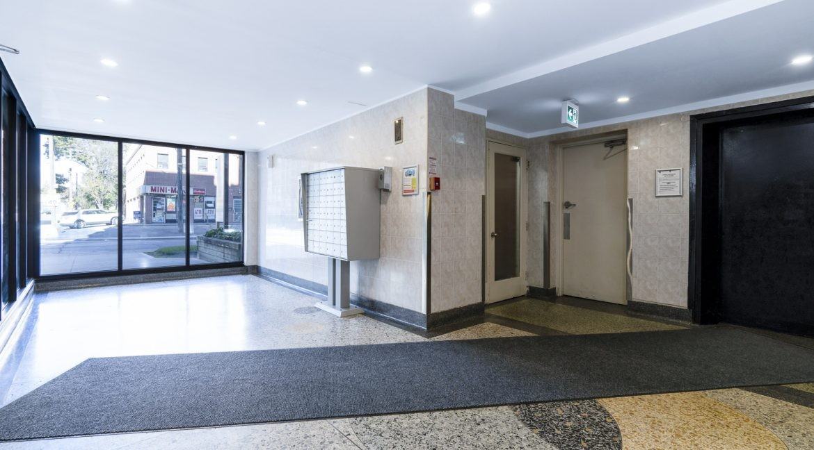 839 Roselawn Avenue - Photo 5 of 10