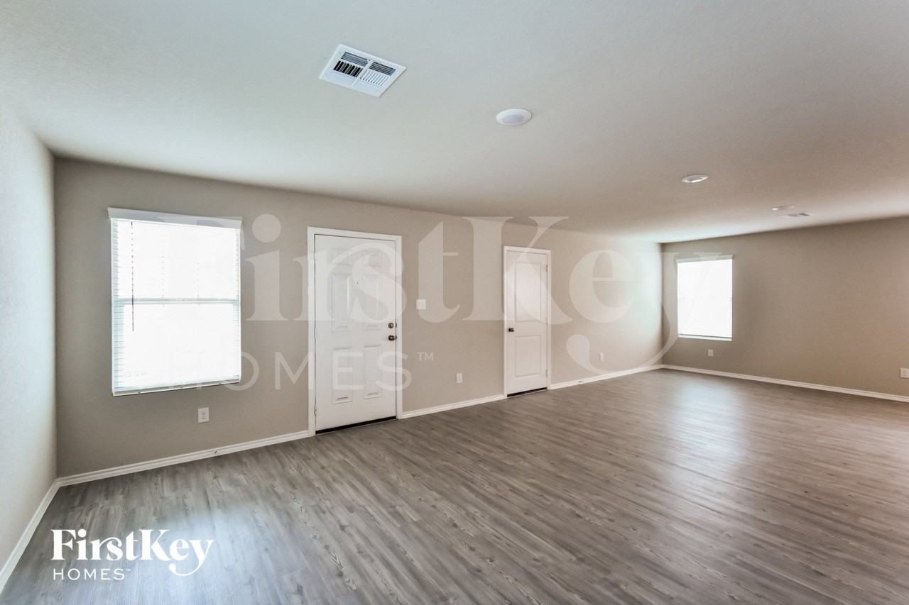 14015 Mulch Ct - Photo 5 of 15