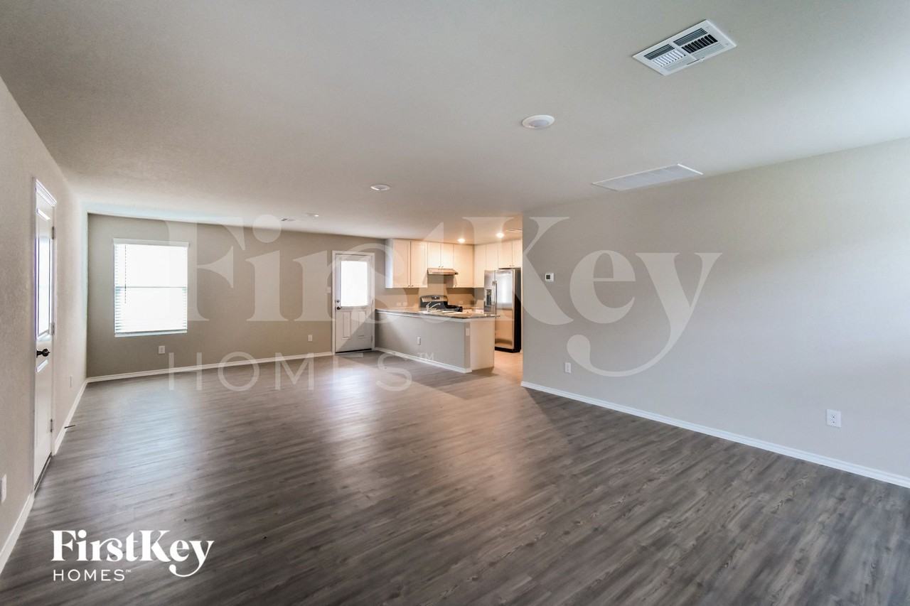 14015 Mulch Ct - Photo 6 of 15