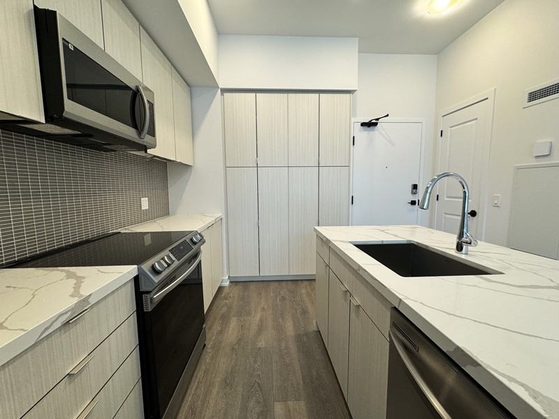 High Point - Photo 7 of 33