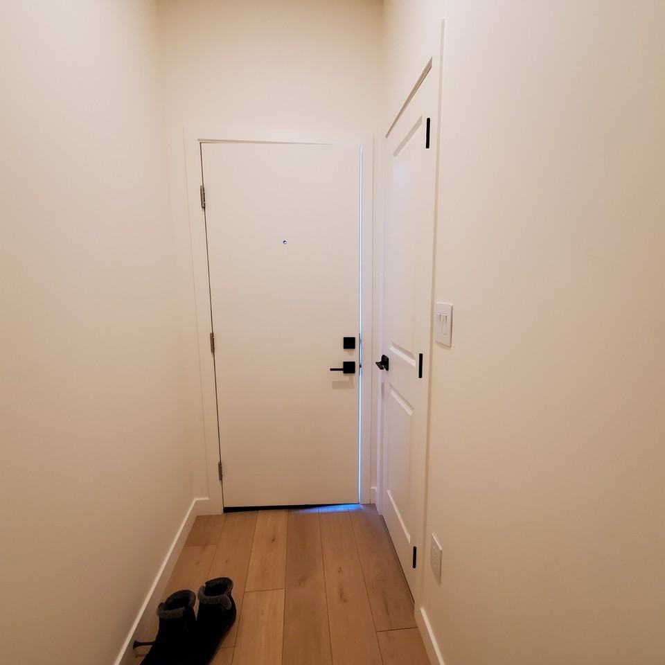 7428 95 ST NW Basement Suite - Photo 2 of 13