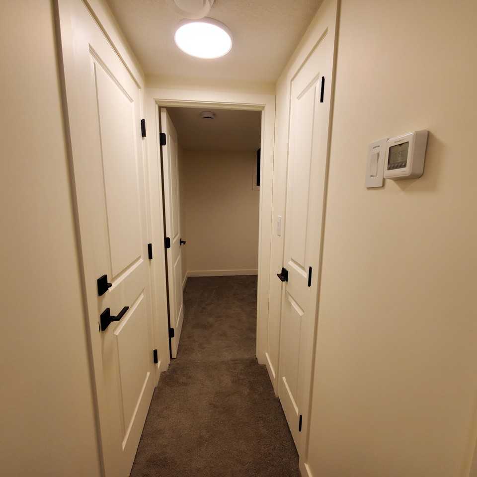 7428 95 ST NW Basement Suite - Photo 3 of 13