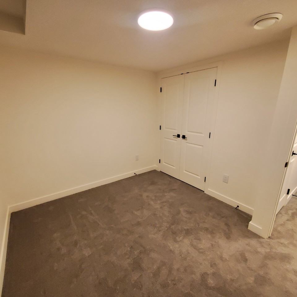 7428 95 ST NW Basement Suite - Photo 4 of 13