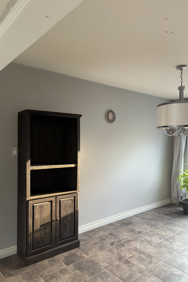 720 Victoria Road North - Photo 6 of 36