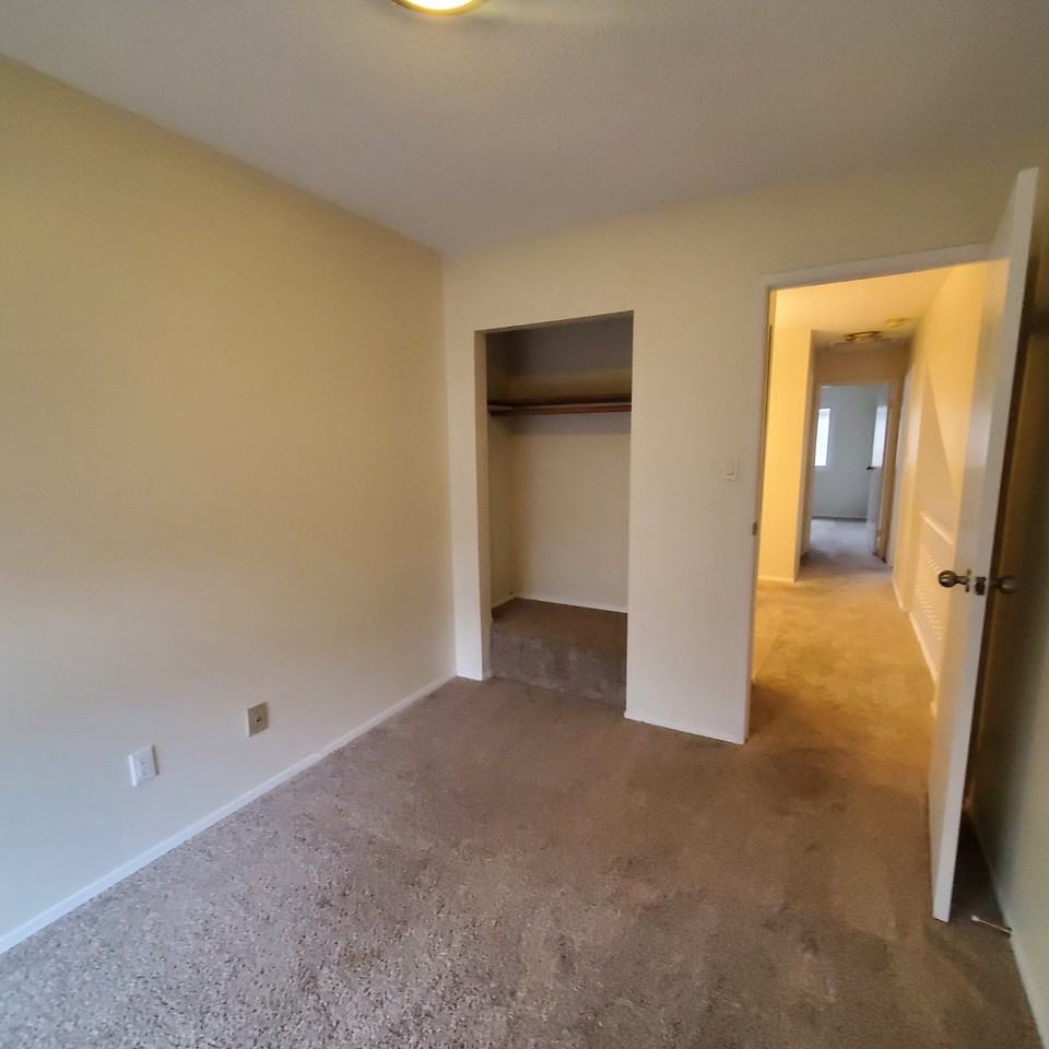 5397 Hillview Crescent - Photo 2 of 40