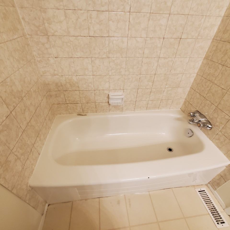 5397 Hillview Crescent - Photo 4 of 40