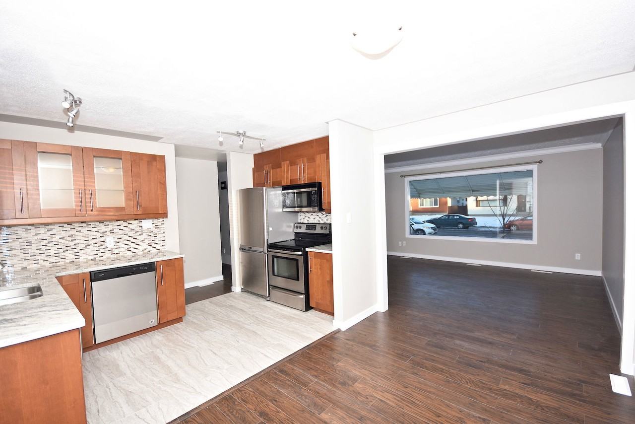 13328 114 Street Northwest, Edmonton, Alberta, Canada, T5E 5E4 - Photo 3 of 9